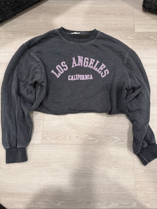 Garage Tops - Garage petite small Los Angeles Cropped Crewneck Sweatshirt - Black with Pink